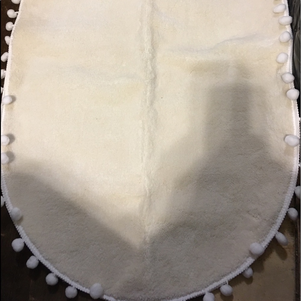 Faux wool Area Bath Rug/ NWOT